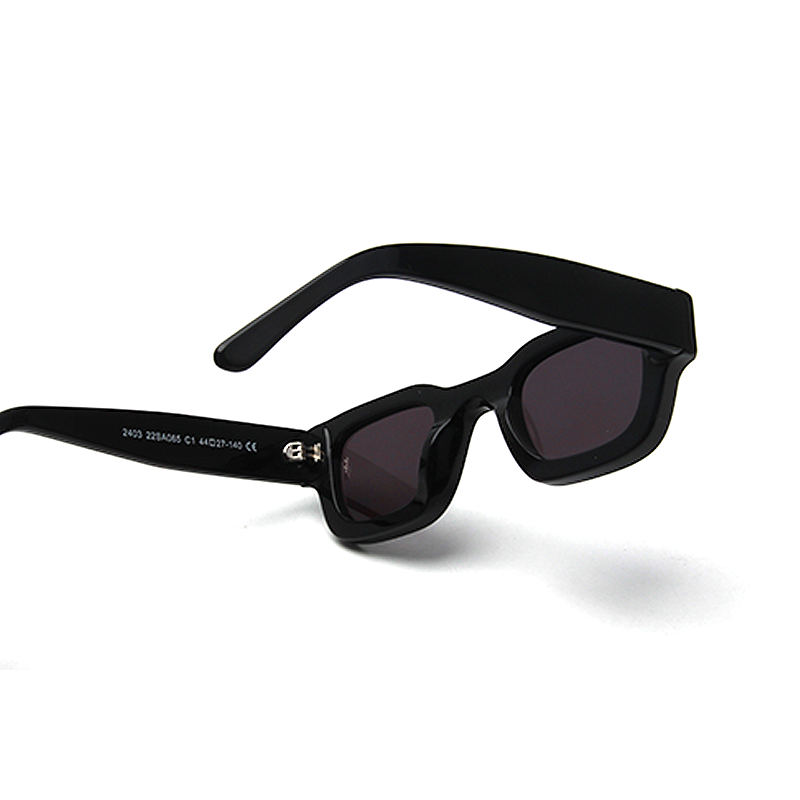 Charles Glossy - Stylish Sunglasses visualseries