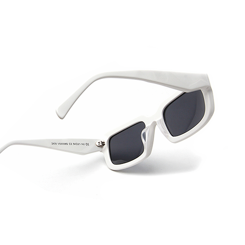 Isabella - Stylish Sunglasses visualseries