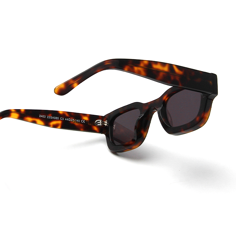 Charles Glossy - Stylish Sunglasses visualseries